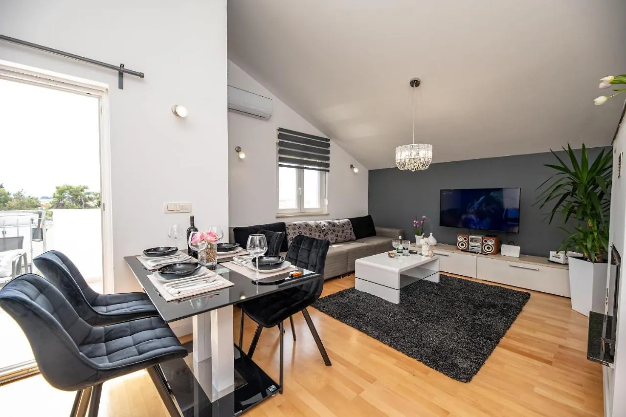 Apartment Malu Sunset Zadar Croatia